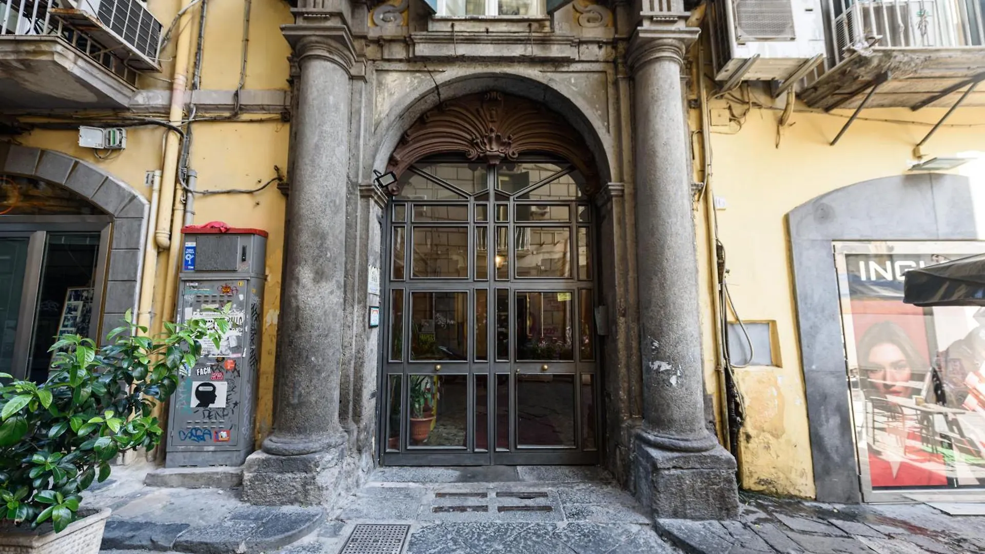 Vico Mastellone 16 Apartment Naples Italy